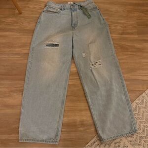 Light Wash Distressed Straight Leg Jeans